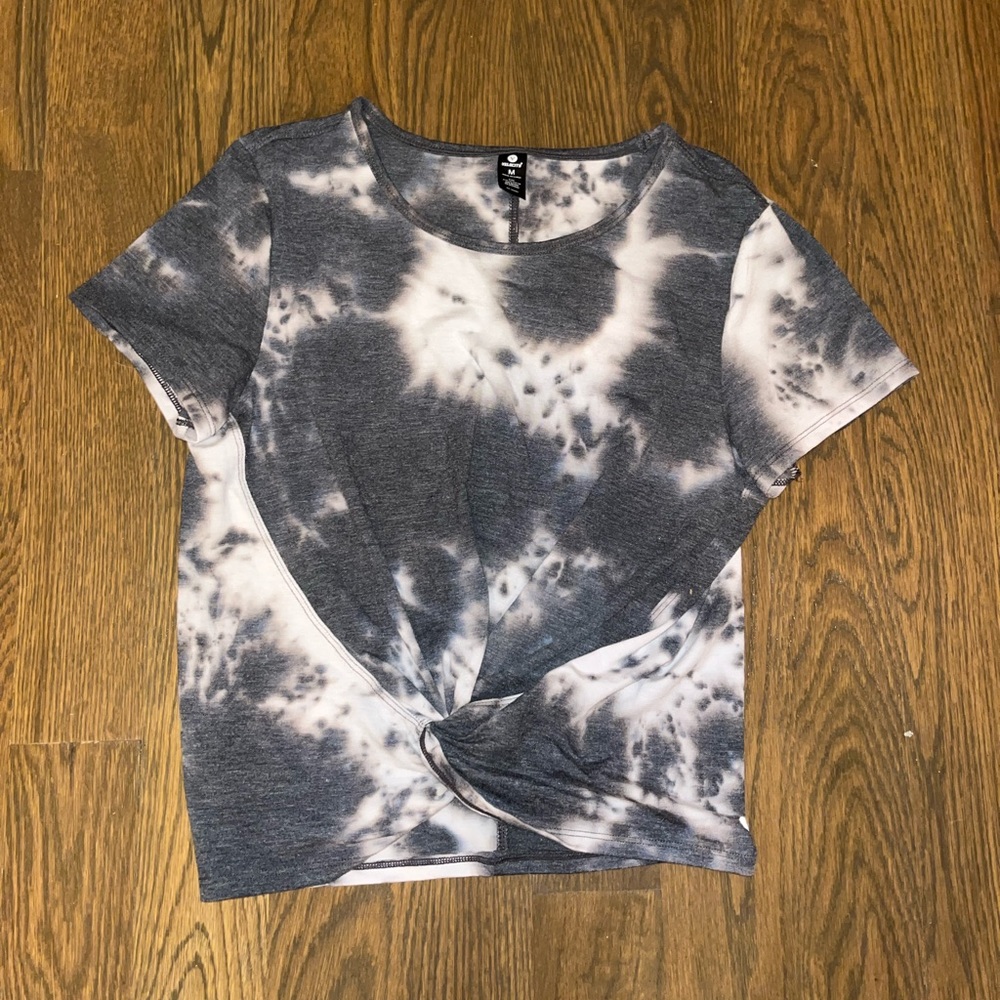 cropped workout tee